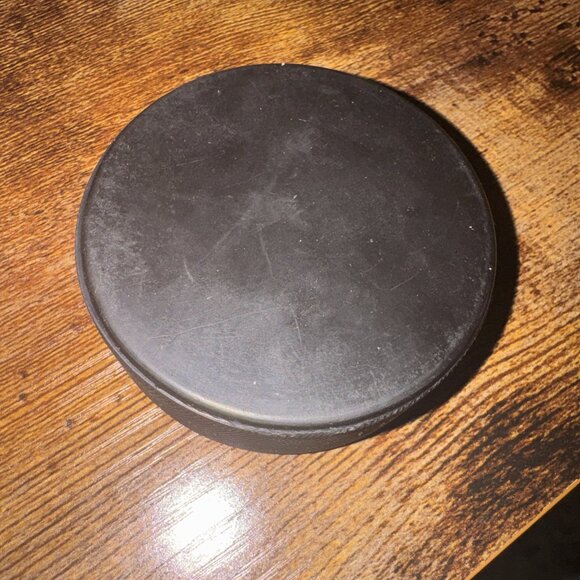 Vintage CHL Hockey Puck  Bossier Shreveport Mudbugs Riverkings Brahmas Official - Picture 13 of 14